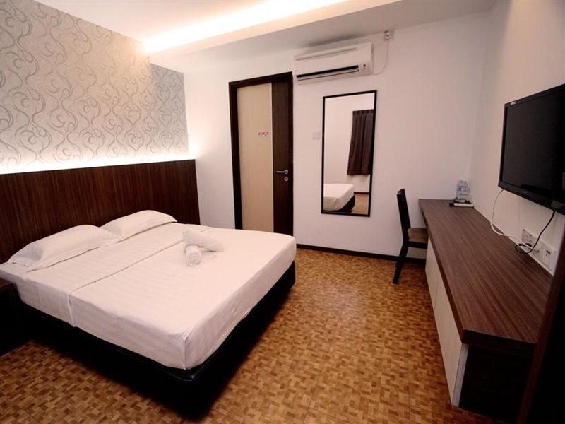 Pavilion Inn Мири Экстерьер фото
