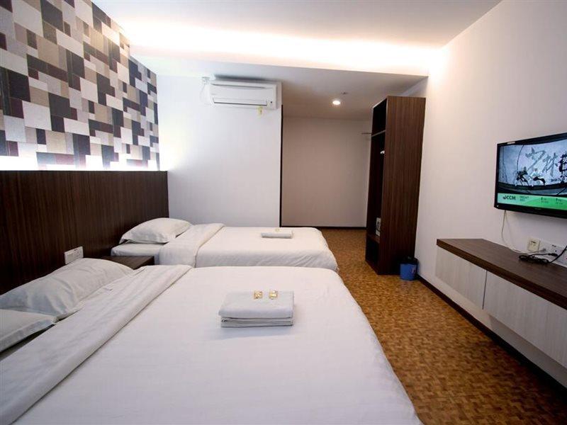 Pavilion Inn Мири Экстерьер фото