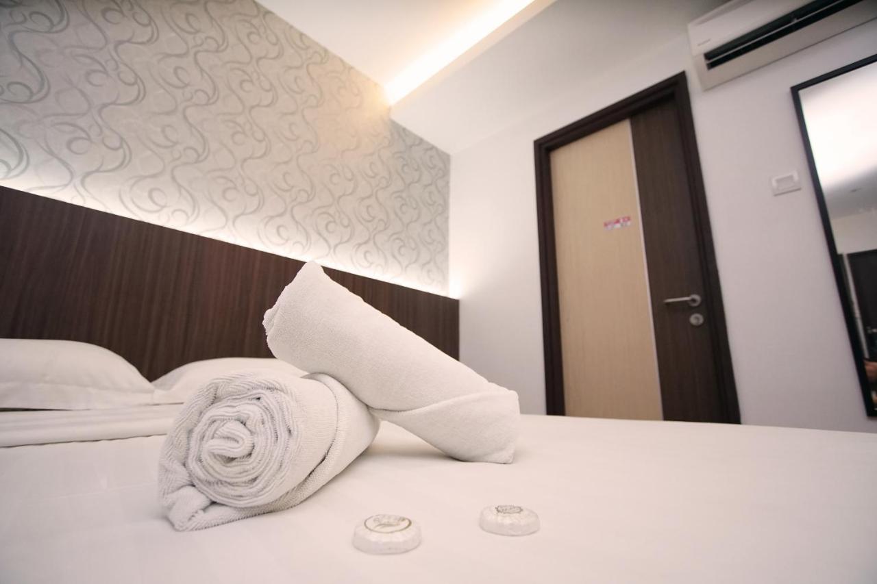 Pavilion Inn Мири Экстерьер фото
