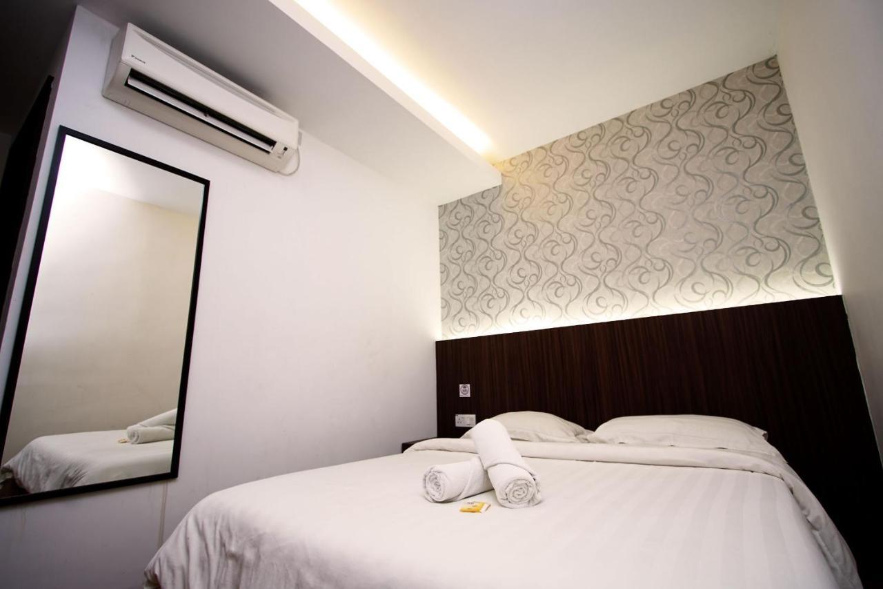 Pavilion Inn Мири Экстерьер фото