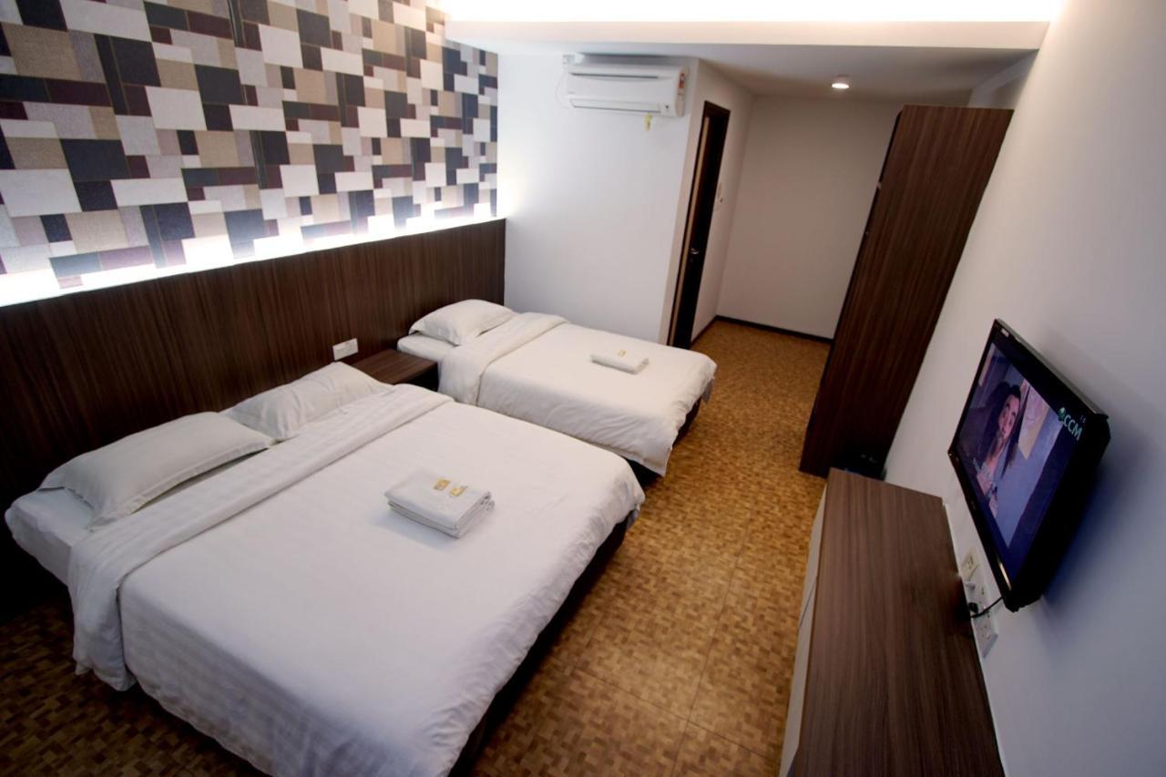 Pavilion Inn Мири Экстерьер фото
