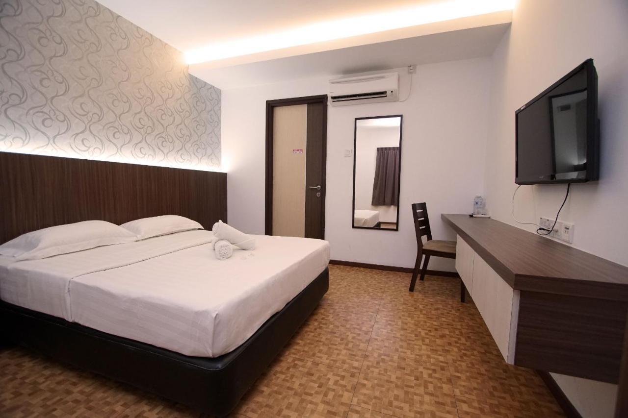 Pavilion Inn Мири Экстерьер фото