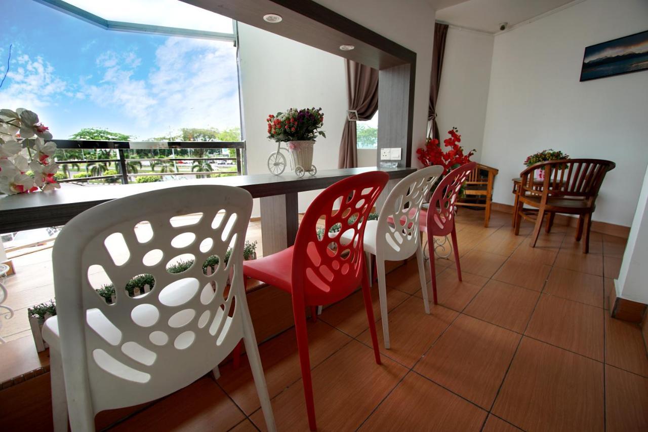 Pavilion Inn Мири Экстерьер фото